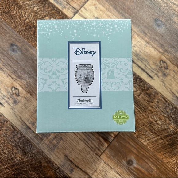 Cinderella Scentsy Mini Warmer NIB - New in Box | Disney - Picture 7 of 10